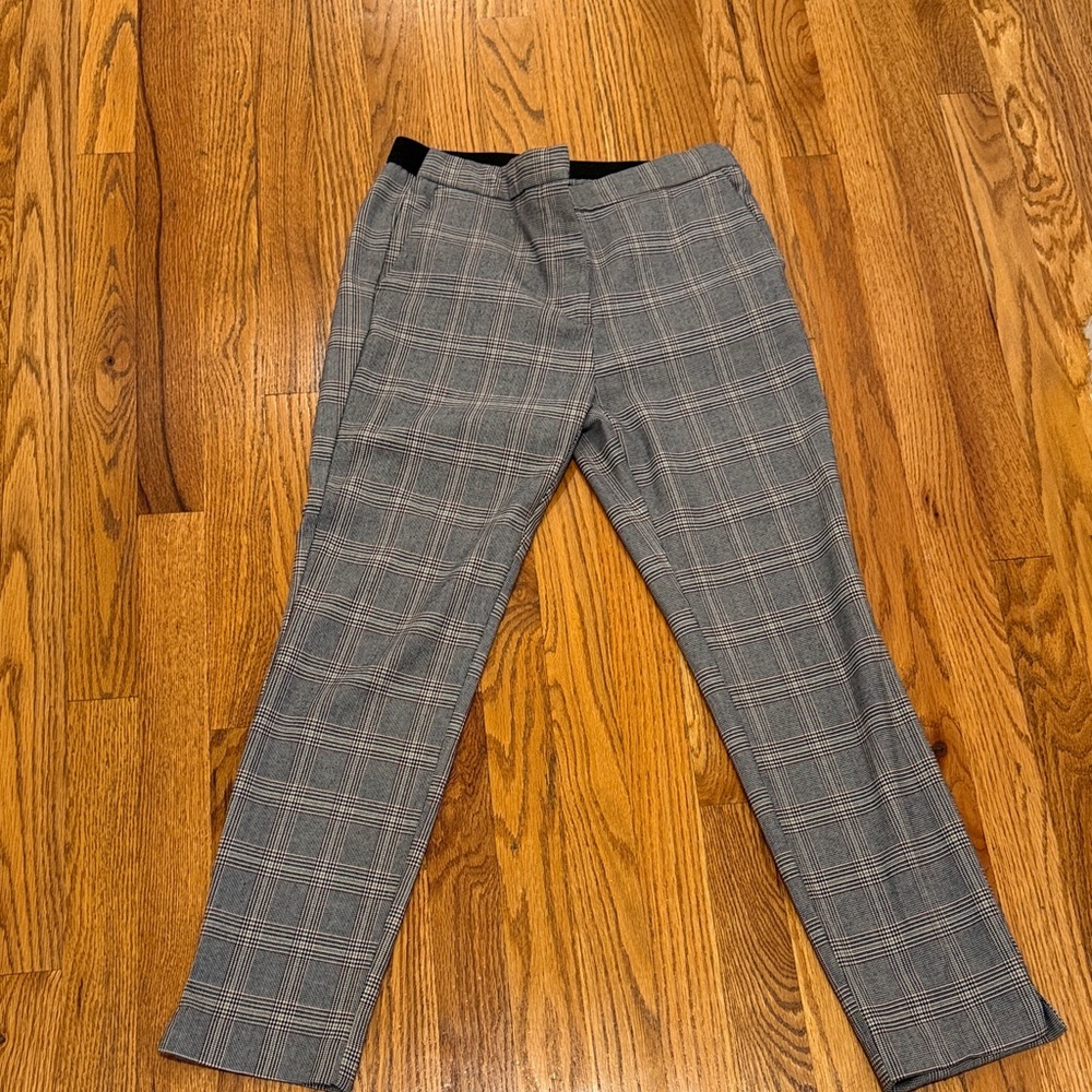 Zara Women  Gray Plaid Dress Pants - Classic Tailored Fit